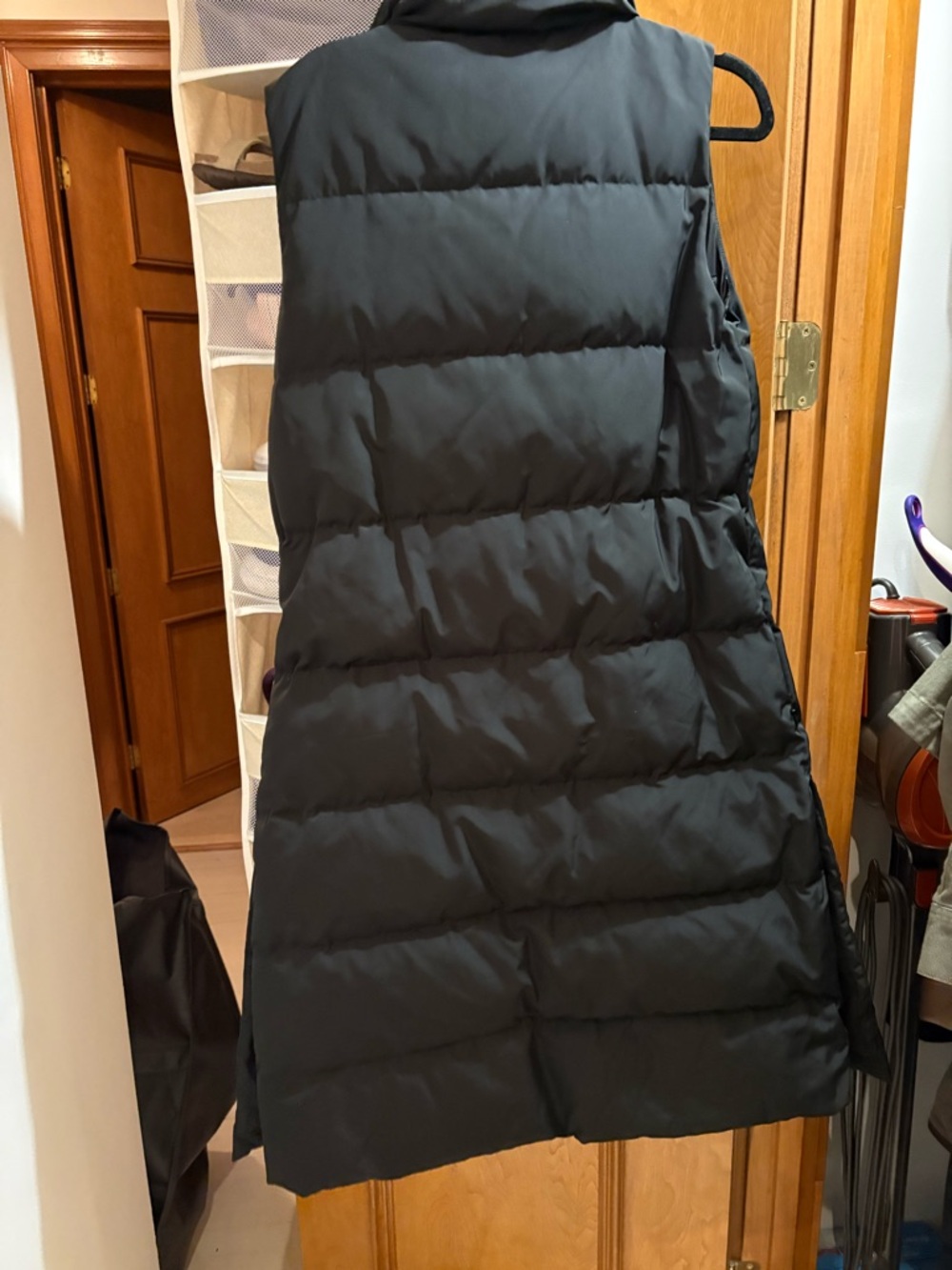 Theory Black Long Puffer Coat - Picture 4 of 4